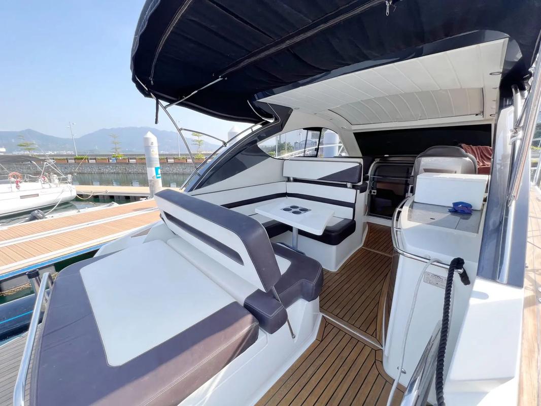 豪华入门之选 波兰Galeon 33呎硬顶运动游艇，百多万转让
