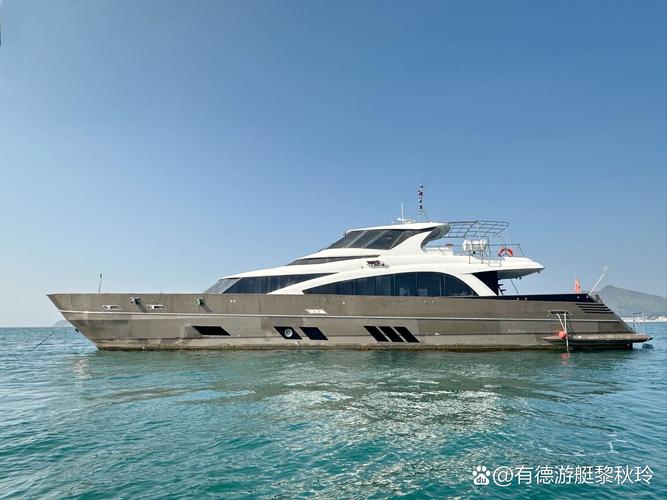 sunbird108呎双体豪华游艇出让 2012年完工交付 艇长30.83米 艇宽7